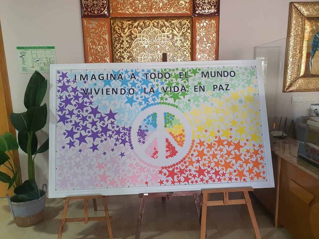 Los Mayores De la Residencia De La Fundación Santa Bárbara También Celebran El Día De La No Violencia Y De La Paz